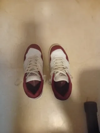 Zapatillas Lacoste Blancas y Rojas