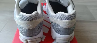 Nike Zoom Vomero 5 Hombre Talla 43 Gris