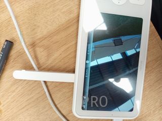 NETVUE Camara Vigilancia Bebe, Vigilabebés con Soporte 4 en 1, Control de HD 5" LCD Monitor + App Móvil, Vigilabebes con Camara, 3 de Modos Detección Inteligente, Vision Nocturna, Audio Bidireccional