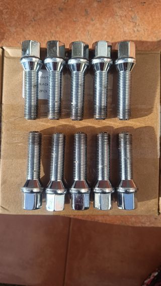 10 tornillos VAG para separadores 12-16mm