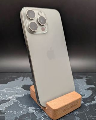 iPhone 15 Pro Max Plata.