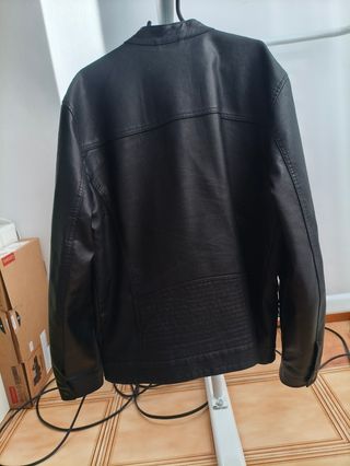 Chaqueta Piel Negra Clásica Talla M