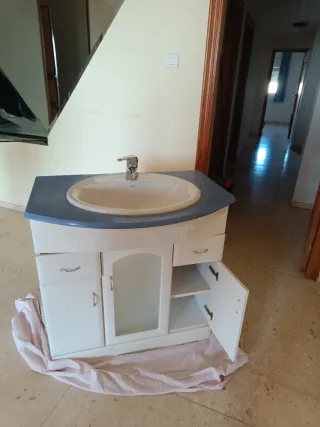 Mueble de baño con lavabo incluido