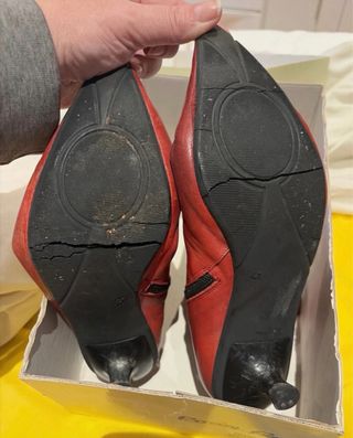 Botines rojos de piel