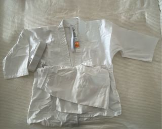 Traje Judo Decathlon Talla 130 cm Sin estrenar