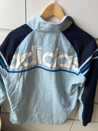 Chaqueta Adidas Vintage Azul y Negra retro 90s