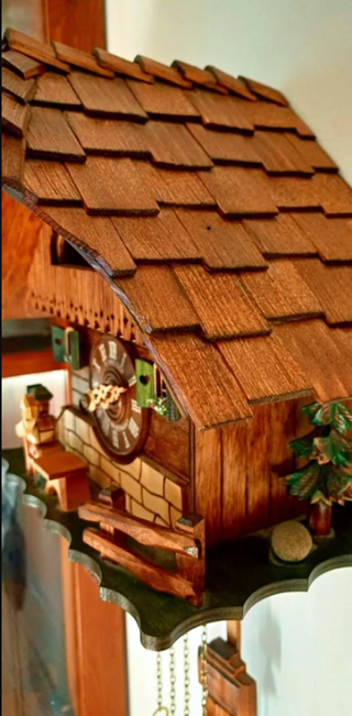 Orologio a cucù in legno