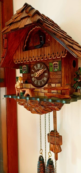 Orologio a cucù in legno