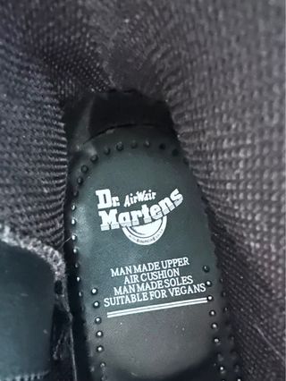 Dr. Martens Vegan Jadon II