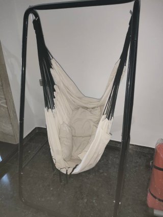 Silla Colgante Beige con Cojines