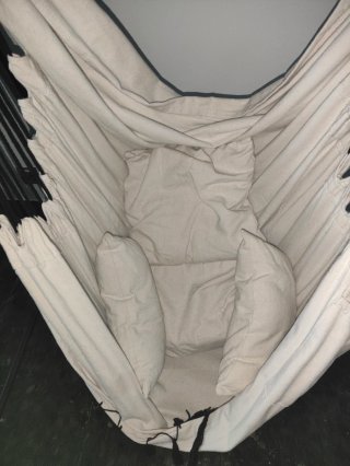 Silla Colgante Beige con Cojines