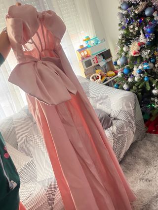 Vestido rosa con lazo