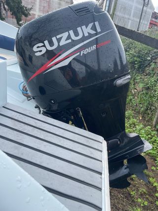 barco Astromar 5.60 con Suzuki 115cv