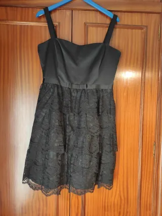 Vestido negro con encaje