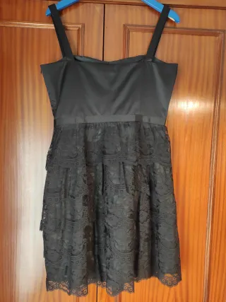 Vestido negro con encaje
