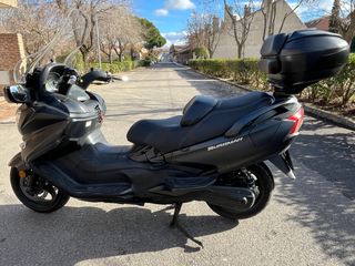 Burgman 650 gris grafito