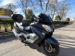 Burgman 650 gris grafito