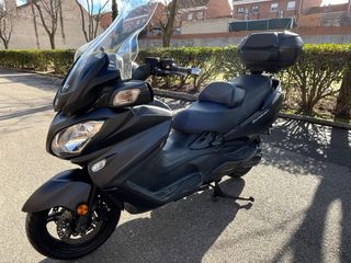 Burgman 650 gris grafito