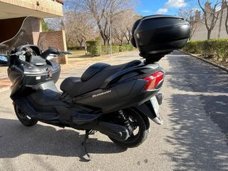 Burgman 650 gris grafito