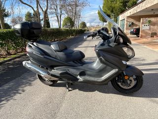 Burgman 650 gris grafito