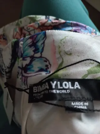 Vestido estampado floral y abstracto