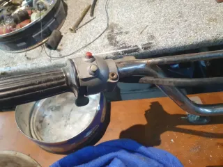 Ruedas Derbi y manillar alto con piña de servicios