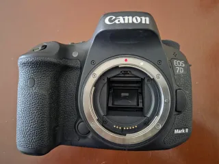 Cámara Canon EOS 7D Mark II + obj. canon 24-105mm