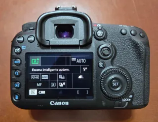 Cámara Canon EOS 7D Mark II + obj. canon 24-105mm