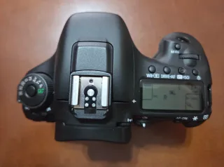 Cámara Canon EOS 7D Mark II + obj. canon 24-105mm