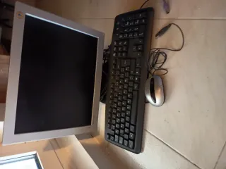 Pantalla Samsung, Teclado y Ratón