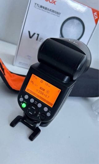 Godox V1 Fujifilm+ Difusor + filtros de color