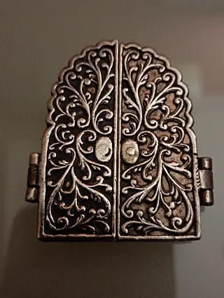 Puerta decorativa antigua