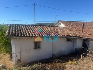 Chalet en venta en As Lagoas en Ourense