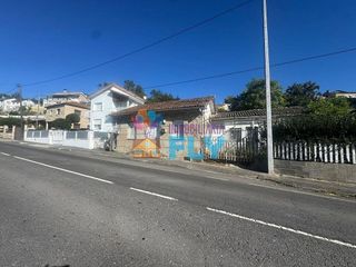 Chalet en venta en As Lagoas en Ourense