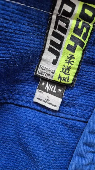 Kimonos Judo Miramadrid  2 Azules y 1 Blanco.