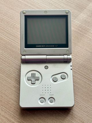 Nintendo Game Boy Advance SP Plata