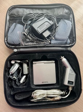 Nintendo Game Boy Advance SP Plata