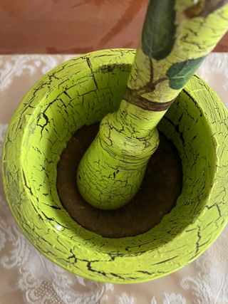 Mortaio in legno con decoupage