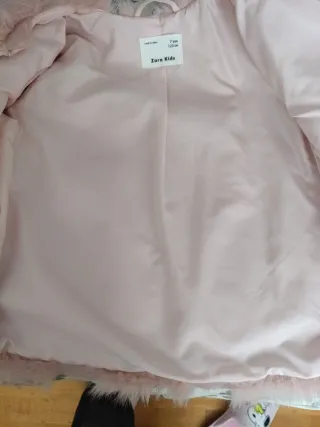 Abrigo de pelo rosa talla 7