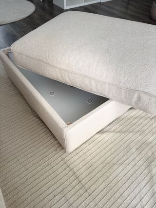 Reposapiés Tresund beige claro con almacenaje