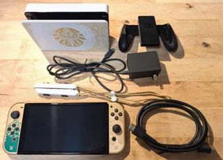 Nintendo Switch OLED Edición Zelda Dorada