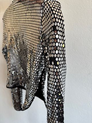 Top lentejuelas cuello alto