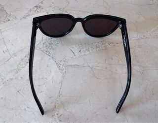 Gafas de sol Yves Saint Laurent negras
