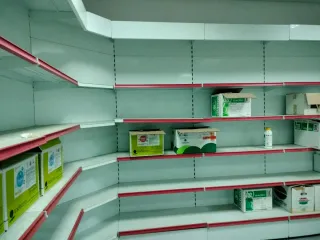 Estanterías y expositores metálicos