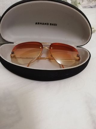 Gafas de sol Chanel doradas y naranjas