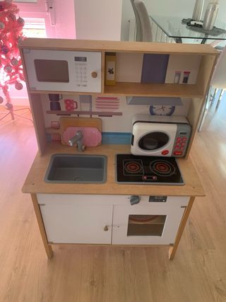 Cocinita de madera infantil