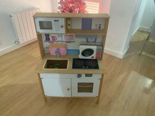 Cocinita de madera infantil