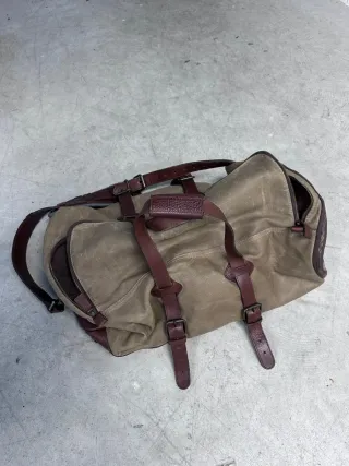 Bolso de piel marrón y beige