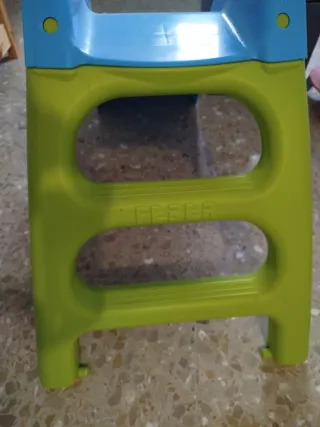 Tobogán infantil azul y verde