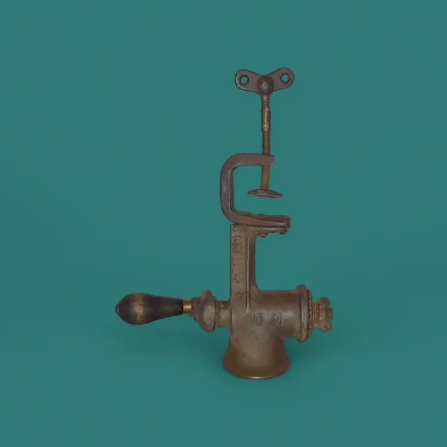 Antiguo molinillo de café inglés